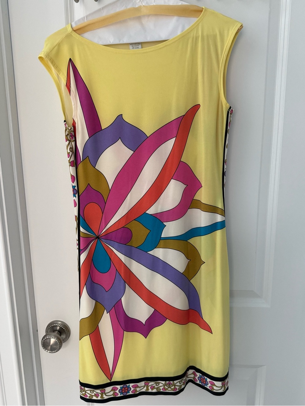 Morgan McFeeters Yellow Floral-Print Sleeveless Shift Dress